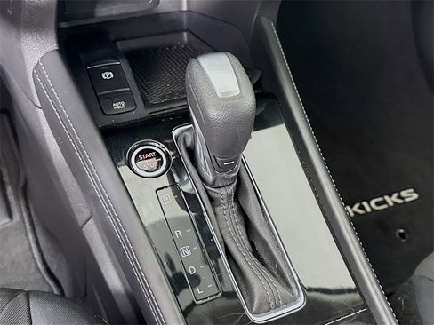 Used 2023 Nissan Kicks SV image 16