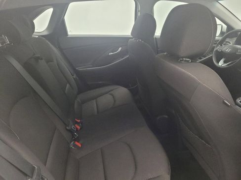 Used 2019 Hyundai Elantra GT image 19