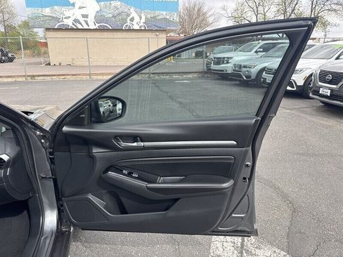 Used 2021 Nissan Altima 2.5 SV FWD image 24
