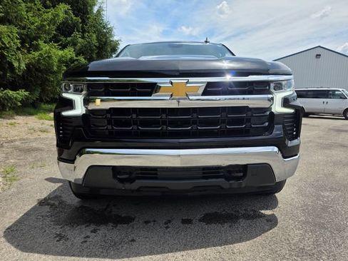 Used 2023 Chevrolet Silverado 1500 LT AWD/4WD image 7