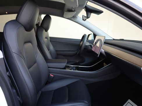 Used 2020 Tesla Model Y Long Range AWD/4WD image 26
