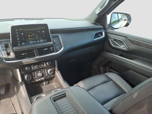 Used 2024 Chevrolet Suburban Z71 w/ Luxury Package AWD/4WD image 13