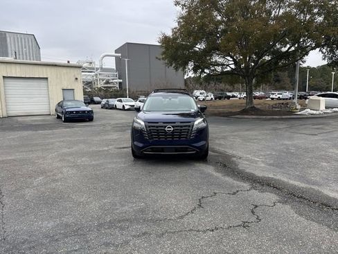 New 2026 Nissan Pathfinder SV image 2