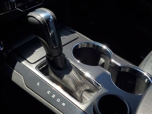 Used 2017 Ford Explorer XLT w/ Equipment Group 202A FWD image 26