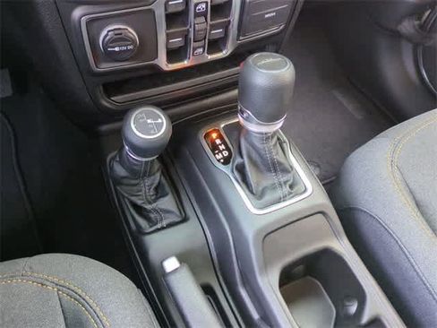 New 2025 Jeep Gladiator Sport image 32