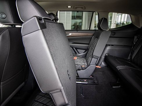 New 2026 Volkswagen Atlas SEL Premium R-Line image 48