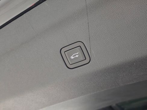 New 2025 Chevrolet Suburban Z71 w/ Z71 Off-Road Package image 33