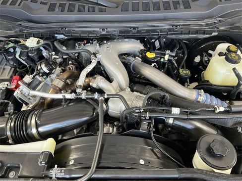 Used 2024 Ford F250 XLT image 17