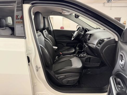 Used 2018 Jeep Compass Latitude w/ Popular Equipment Group AWD/4WD image 37