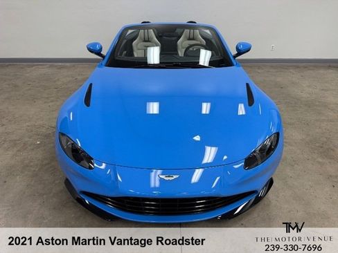 Used 2021 Aston Martin V8 Vantage Roadster RWD image 19