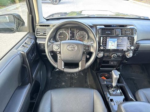 Used 2024 Toyota 4Runner TRD Off-Road Premium image 16