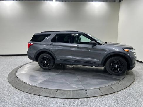 Certified 2024 Ford Explorer XLT w/ Equipment Group 202A AWD/4WD image 10