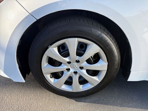 Used 2021 Toyota Corolla LE w/ Carpet Mat Package (TMS) image 28