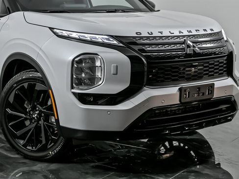 New 2025 Mitsubishi Outlander SEL Black Edition image 2