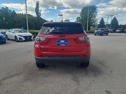 Used 2023 Jeep Compass Latitude w/ Sun and Sound Group AWD/4WD image 5