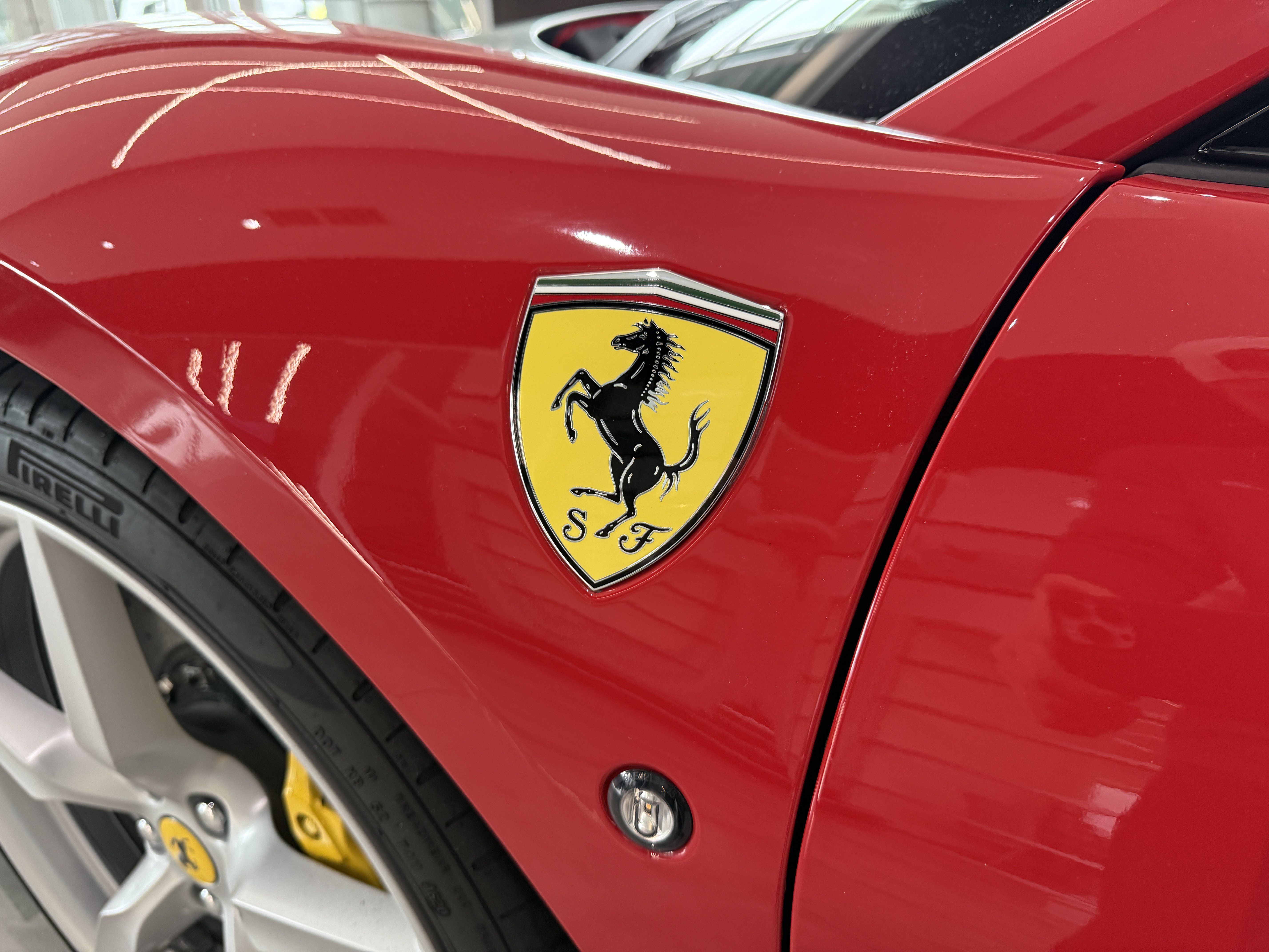 Used 2021 Ferrari F8 Tributo RWD image 32