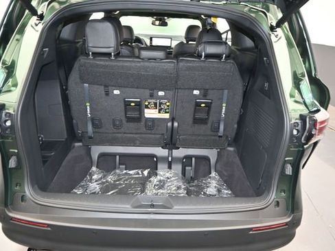 Used 2026 Toyota Sienna XLE Woodland Edition AWD/4WD image 15