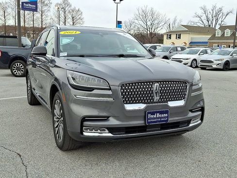 Used 2021 Lincoln Aviator Reserve w/ Elements Package Plus image 2