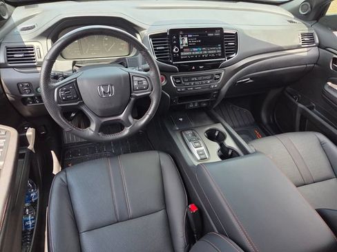 Used 2025 Honda Ridgeline TrailSport image 10