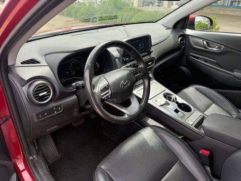 Used 2021 Hyundai Kona Limited w/ Cargo Package FWD image 10