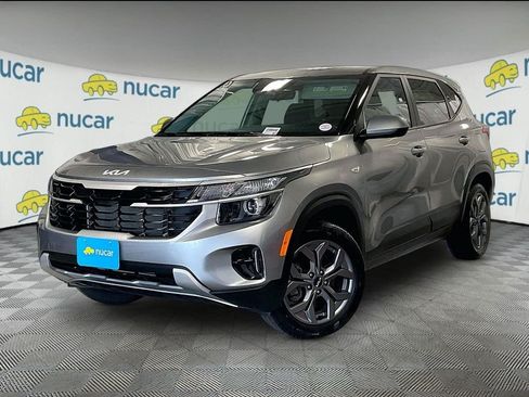 Used 2024 Kia Seltos LX AWD/4WD image 3