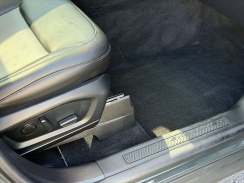 Used 2022 Ford Explorer XLT w/ Equipment Group 202A image 23