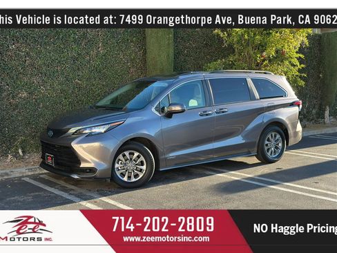 Used 2021 Toyota Sienna LE w/ LE Plus Package FWD image 13