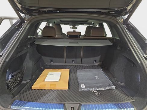 New 2025 Audi Q5 Prestige image 12