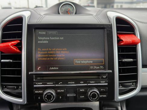 Used 2015 Porsche Cayenne Turbo image 37