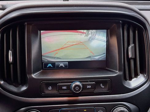 Used 2018 Chevrolet Colorado W/T w/ WT Convenience Package RWD image 13