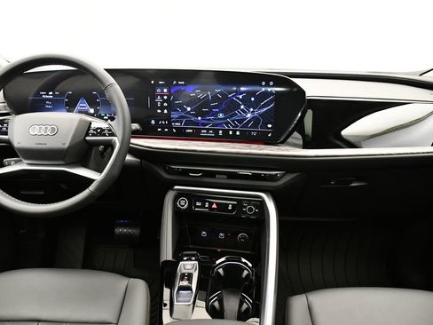 Certified 2025 Audi Q5 Premium Plus w/ Premium Plus image 19