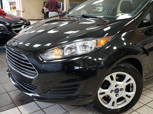 Used 2014 Ford Fiesta SE w/ Comfort Package image 19