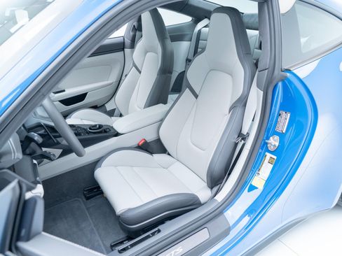 Used 2025 Porsche 911 Carrera 4 GTS image 5