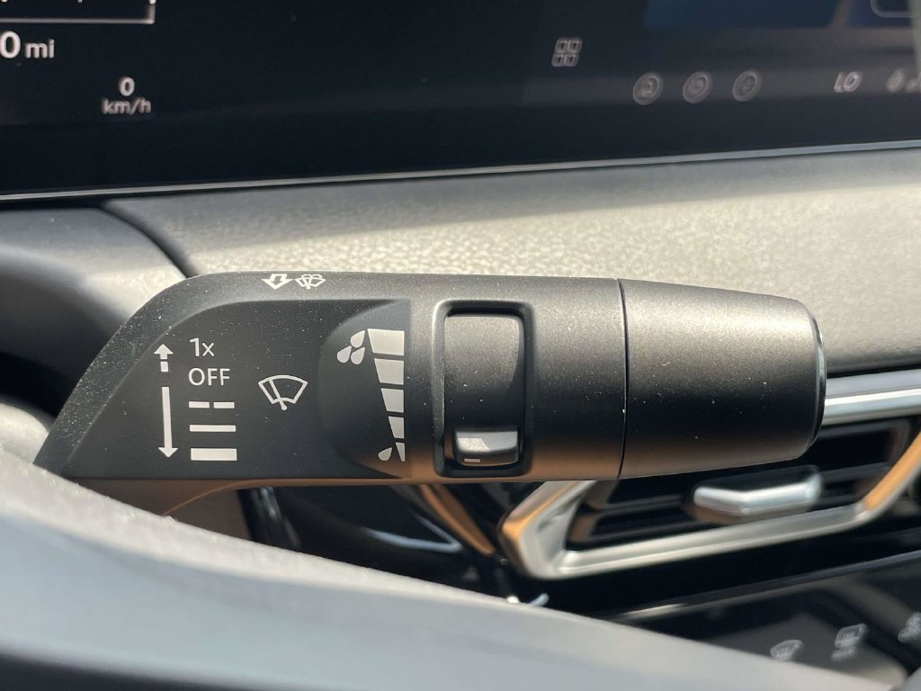 New 2026 Nissan Sentra SR w/ SR Premium Package FWD image 23