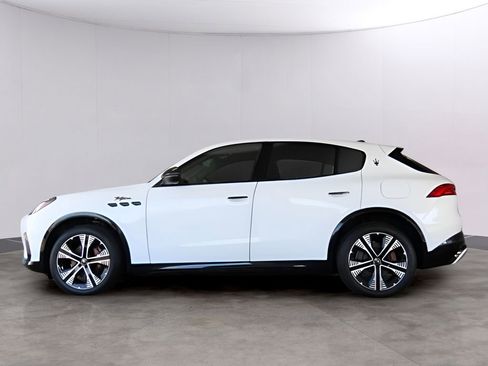 New 2025 Maserati Grecale Folgore AWD/4WD image 5