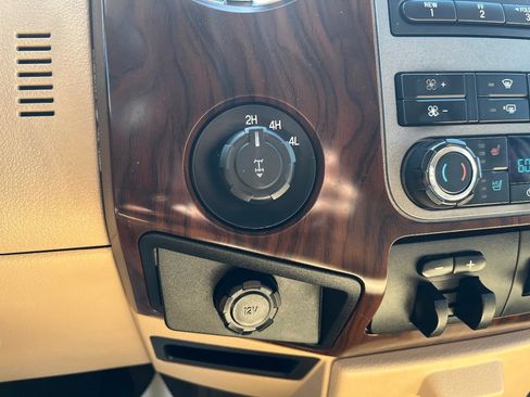 Used 2012 Ford F250 Lariat w/ Lariat Interior Pkg AWD/4WD image 17