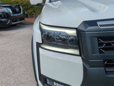 New 2026 Nissan Frontier PRO-4X w/ Pro-4x Convenience Package image 10