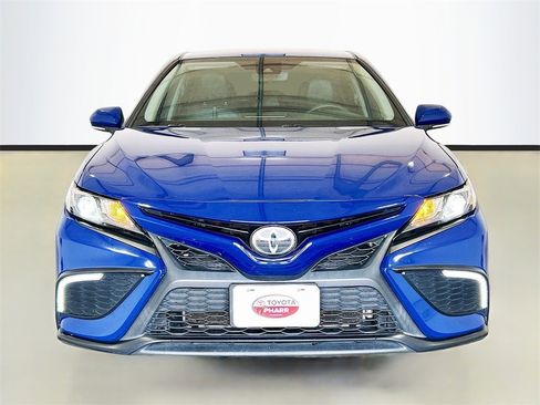 Used 2023 Toyota Camry SE image 2