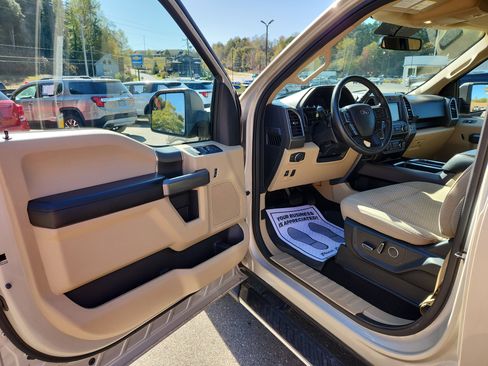 Used 2018 Ford F150 XLT w/ Equipment Group 302A Luxury image 19
