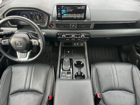 Used 2025 Honda Pilot Elite image 13