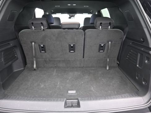 Used 2025 Chevrolet Traverse LT image 18