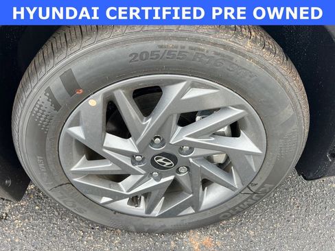 Certified 2025 Hyundai Elantra Blue image 12