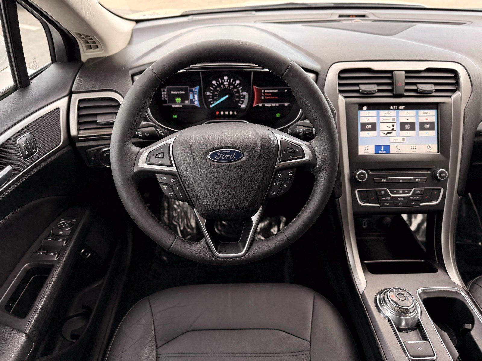 Used 2018 Ford Fusion SE w/ Equipment Group 602A FWD image 27