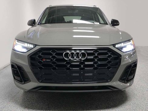 Used 2021 Audi SQ5 Prestige w/ Prestige Package image 2