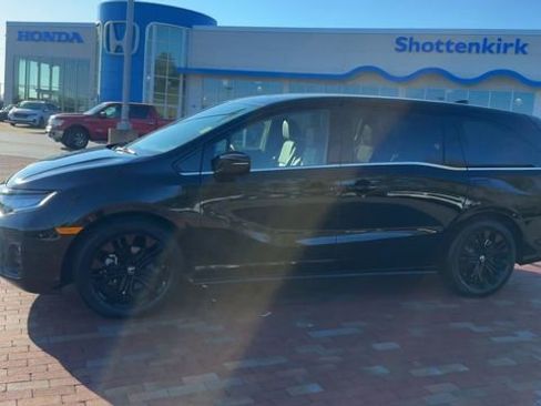 Certified 2025 Honda Odyssey Sport-L image 6