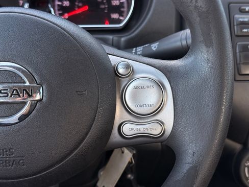 Used 2014 Nissan Versa SV FWD image 27