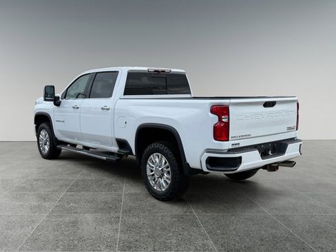 Used 2022 Chevrolet Silverado 2500 High Country w/ Z71 Off-Road Package image 3