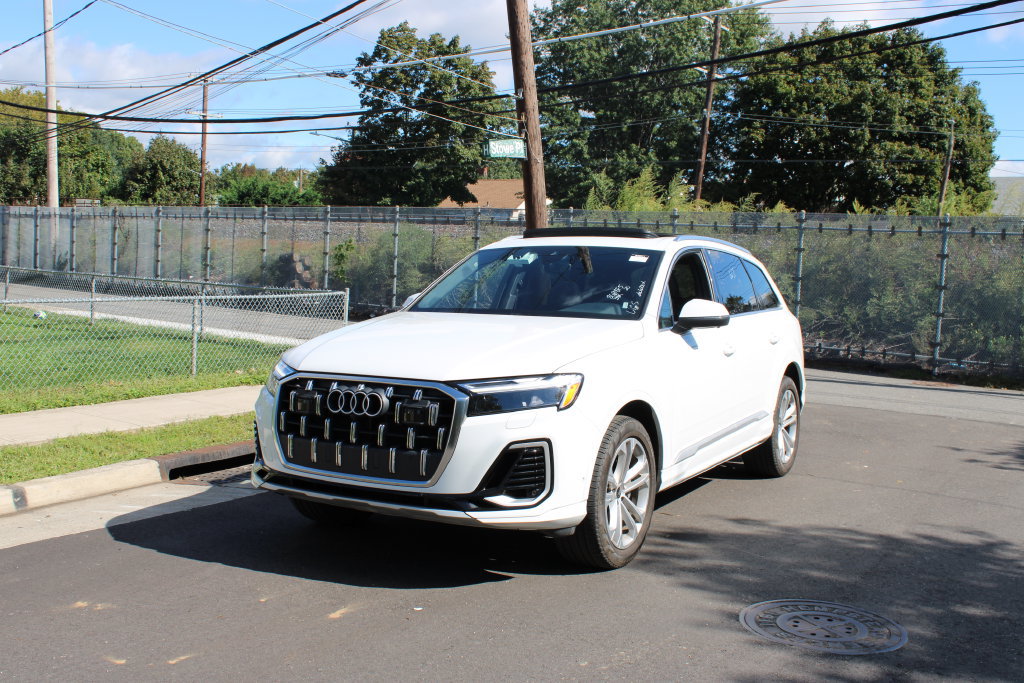 Used 2025 Audi Q7 3.0T Premium Plus AWD/4WD image 2