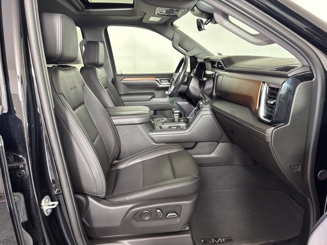 Used 2024 GMC Sierra 1500 Denali AWD/4WD image 4
