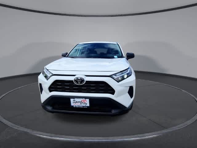 Used 2025 Toyota RAV4 LE AWD/4WD image 3